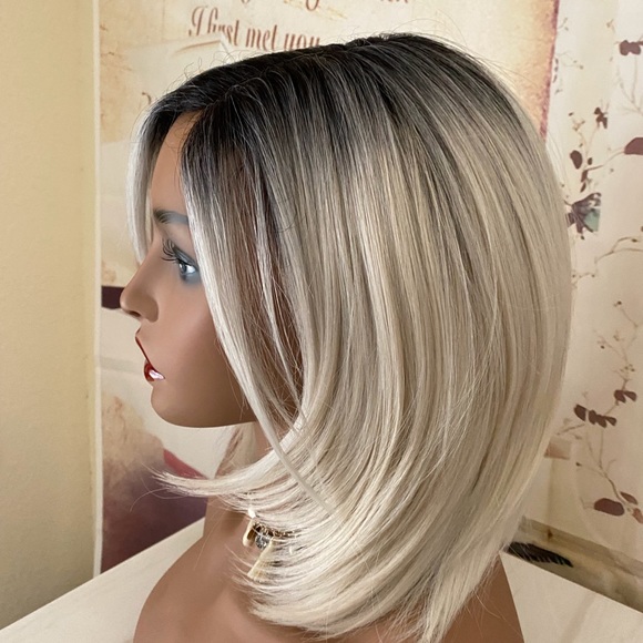 New platinum Bob synthetic lace front wig - Picture 4 of 11
